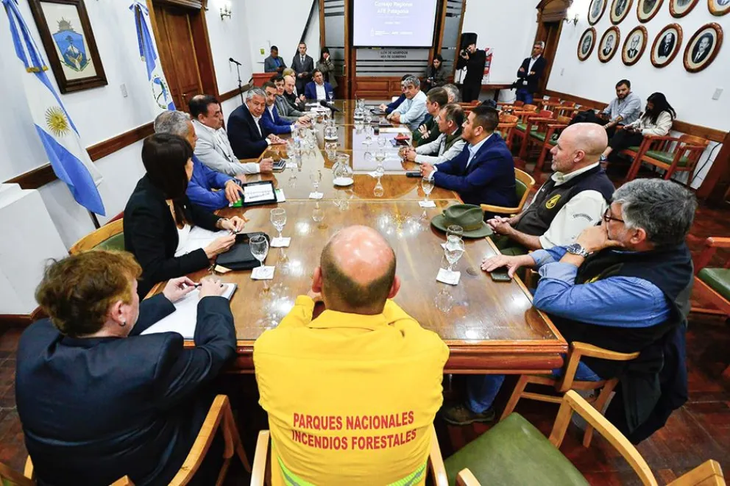 La reunión fue parte de una jornada de planificación de acciones para la temporada 2025-2026. Foto: prensa gobierno de Neuquén. La reunión fue parte de una jornada de planificación de acciones para la temporada 2025-2026. Foto: prensa gobierno de Neuquén.