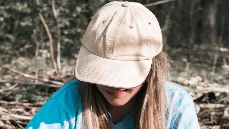 Qué significa usar gorras todos los días, según la psicología Qué significa usar gorras todos los días, según la psicología