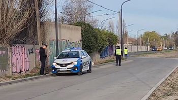 ladron muerto en canal v: el duro reclamo de vecinos al ministro de seguridad ladron muerto en canal v: el duro reclamo de vecinos al ministro de seguridad
