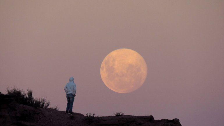 Luna Rosa: ¿Qué es este fenómeno y cuándo se podrá ver en el Alto Valle?