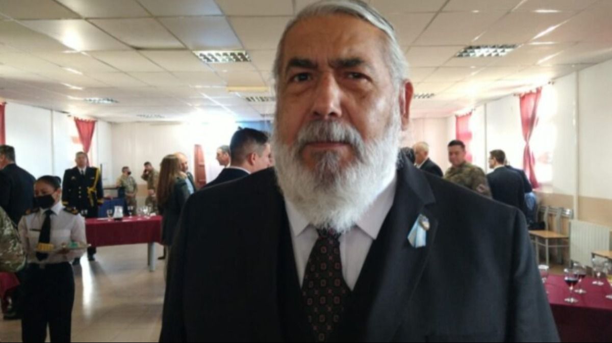 Carlos Cequeira era uno de los 94 comandos anfibios que desembarcaron en las Islas Malvinas en la noche del 1° de abril de 1982, cuando tenía 27 años.&nbsp;