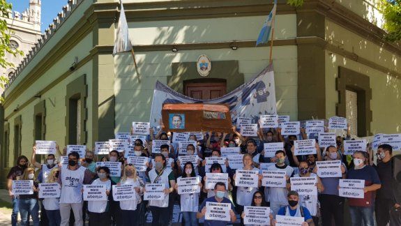 Un año de la explosión: los estatales que hoy están de paro 