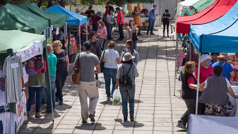 La nueva vida de la U9: feriantes, cultura y memoria