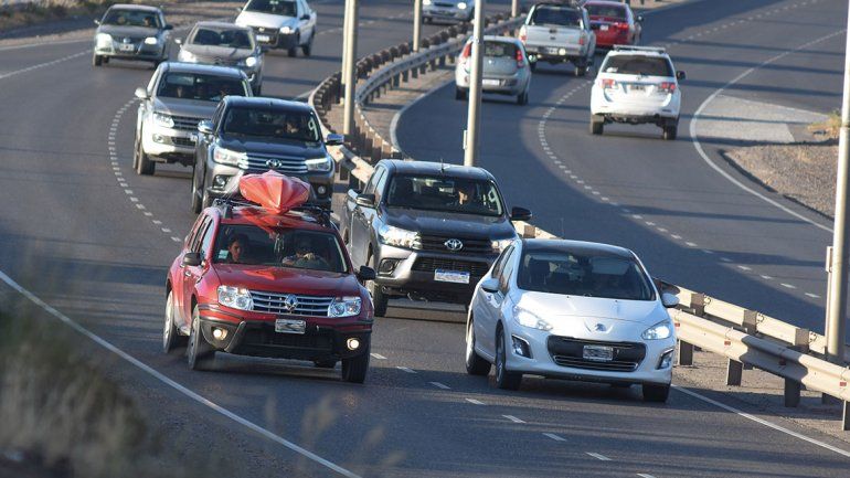 A una familia le conviene ir de vacaciones en el auto