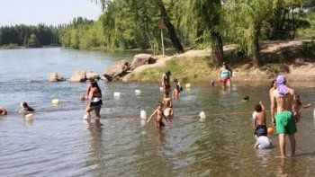 guardavidas de plottier denuncian que fueron despedidos guardavidas de plottier denuncian que fueron despedidos