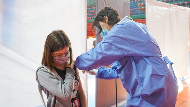 Con la llegada de Pfizer, empezó la vacunación a adolescentes sin factores de riesgo