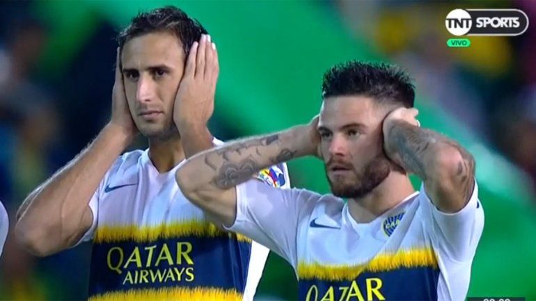 ¿Por qué los jugadores de Boca se taparon los oídos en el partido con Aldosivi?