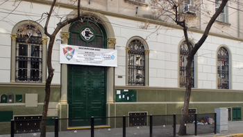 Es un experimento que esta vez salió muy mal, dijo María, madre de una de las alumnas. Es un experimento que esta vez salió muy mal, dijo María, madre de una de las alumnas.