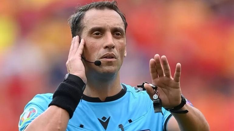 Un árbitro de Primera reveló cómo debería ser el VAR y por qué se equivoca tanto