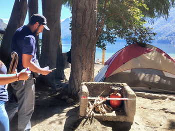 camping del lago correntoso: la municipalidad volvio a clausurar puestos comerciales