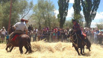 el cholar prepara la fiesta del naco con bailes y jineteadas el cholar prepara la fiesta del naco con bailes y jineteadas