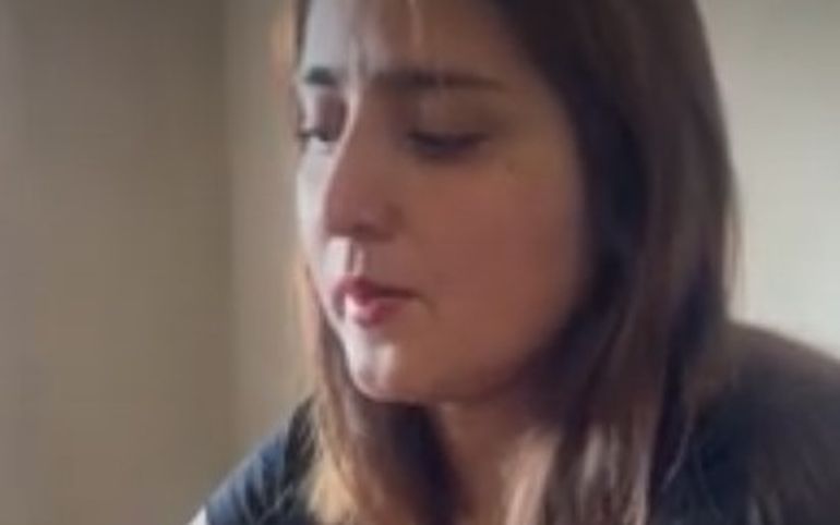 Mabel Alcaraz, la mamá de Comodoro Rivadavia a la que le robaron todo. Mabel Alcaraz, la mamá de Comodoro Rivadavia a la que le robaron todo.