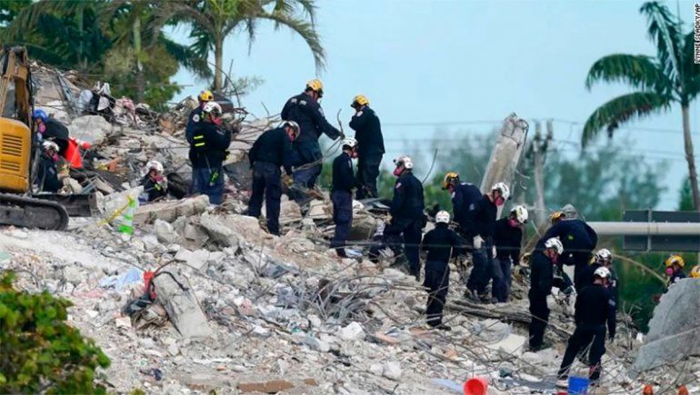 Hallan otros cuatro cuerpos y ya son 36 las víctimas del derrumbe en Miami