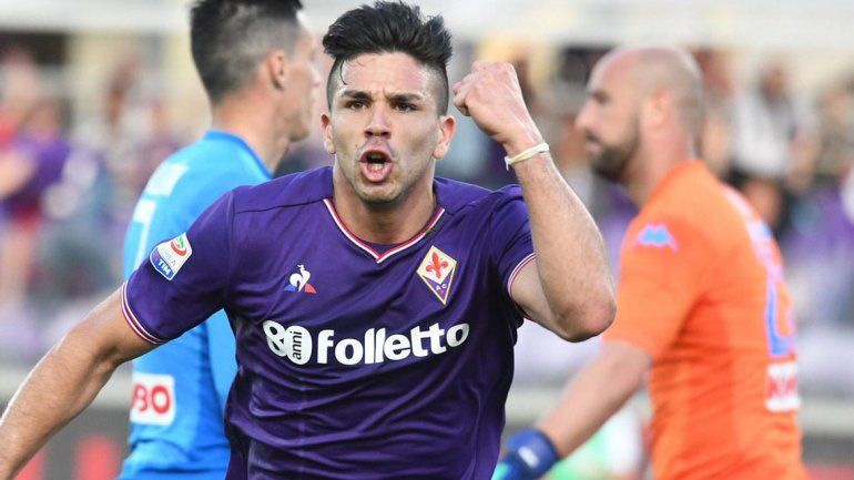 Hat trick de Gio Simeone para complicar los sueños del Napoli