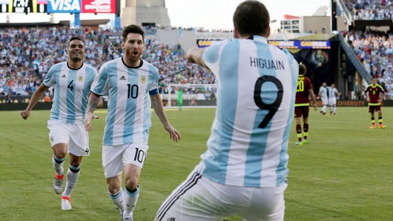 Amigos son los amigos. Lionel respaldó a Gonzalo.