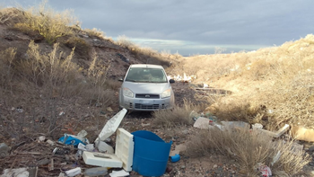auto abandonado cañadon.png