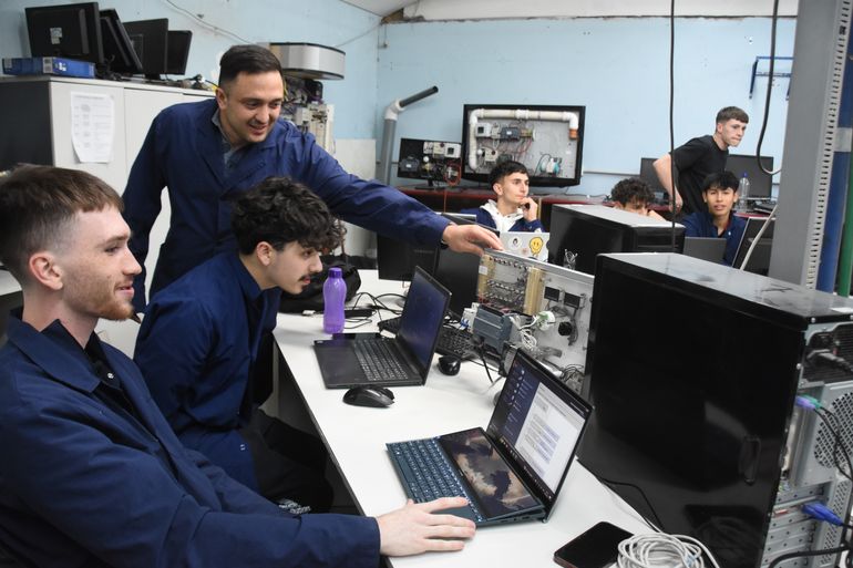 La inteligencia artificial en el desarrollo de las prácticas de enseñanza y aprendizaje.&nbsp;