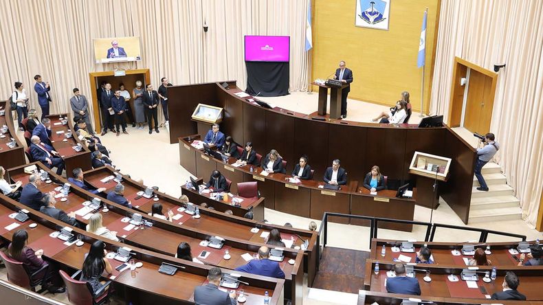 Diputados y diputadas opinaron sobre el discurso de rolando Figueroa en la Legislatura | LM Neuquen Diputados y diputadas opinaron sobre el discurso de rolando Figueroa en la Legislatura