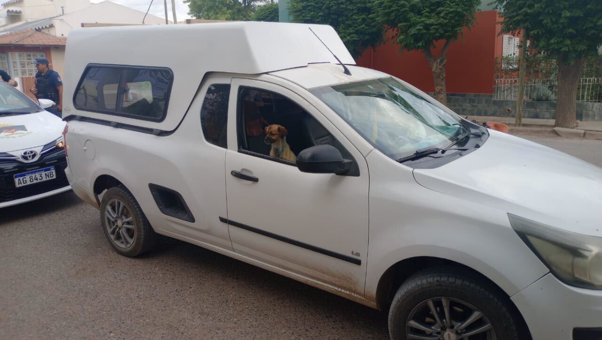La camioneta que protagonizó el accidente fue secuestrada / Foto Prensa Policía