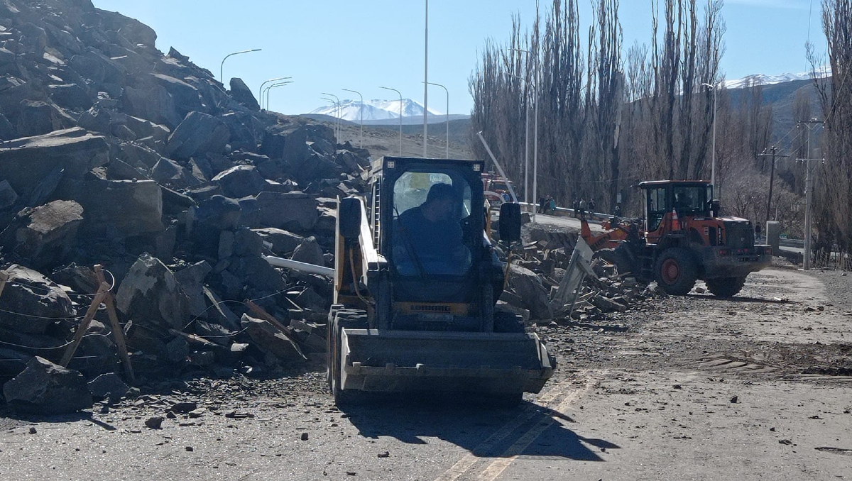 Chos Malal: se definen los pasos a seguir para despejar la Ruta 43