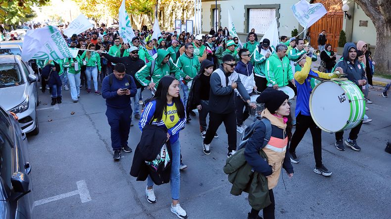 La Justicia dejó sin efecto el decreto que eliminaba el Día del Trabajador del Estado