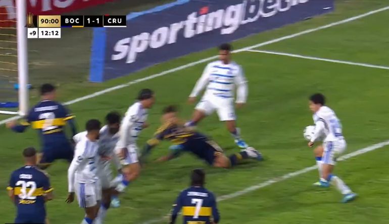 En llamas: la escandalosa mano y el penal no cobrado para Boca