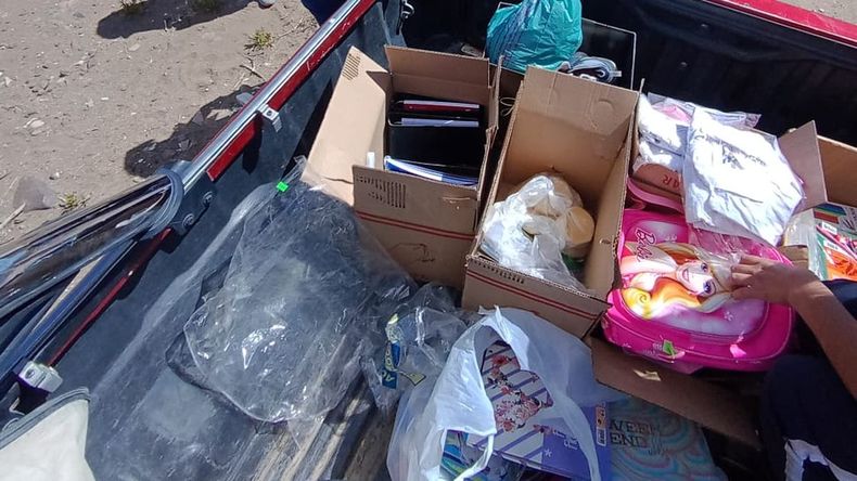 Un gesto de solidaridad: 100 kits escolares para los más necesitados | LM Neuquen Un gesto de solidaridad: 100 kits escolares para los más necesitados