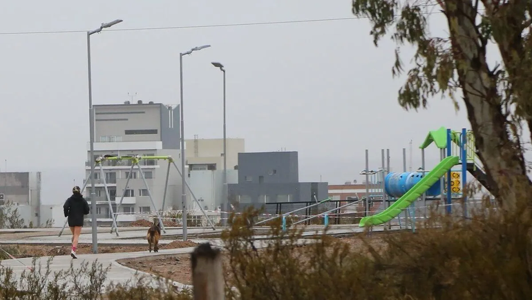 Vándalos robaron otra vez cable subterráneo en Parque Norte