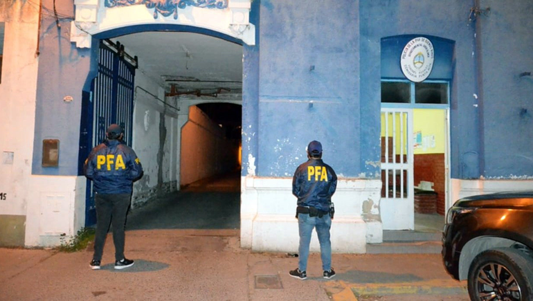 Allanan una comisaría en Punta Alta por una planta de marihuana