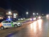 Policías del Destacamento Especial de Seguridad Vial de El Bolsón le salvaron la vida a la criatura que se ahogaba. 