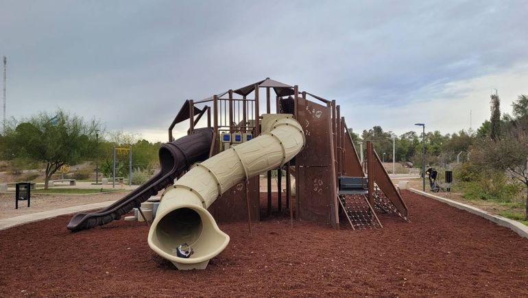Parque Norte suma una nueva plaza temática: una cueva entre los senderos de las bardas