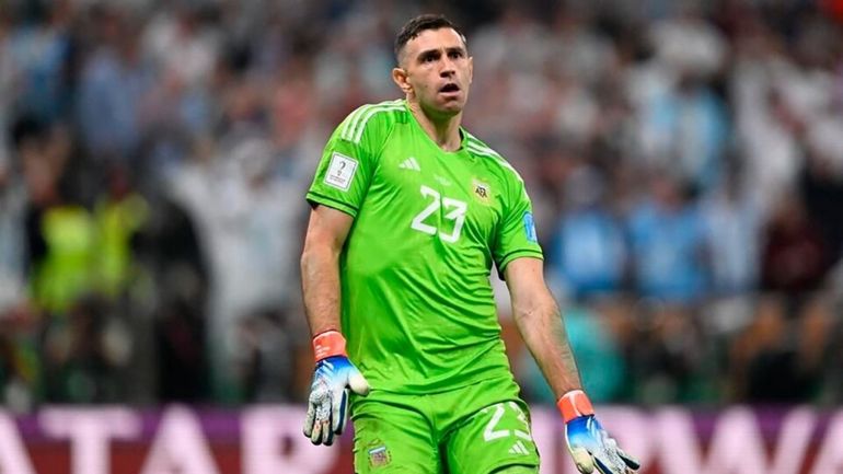 Dibu Martínez Dibu Martínez