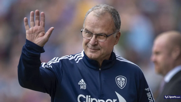 El dueño del Leeds reveló por qué echó a Bielsa y anuncia gran homenaje