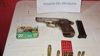 robo de euros en el centro de san martin de los andes: demoraron al presunto autor y buscan al otro robo de euros en el centro de san martin de los andes: demoraron al presunto autor y buscan al otro