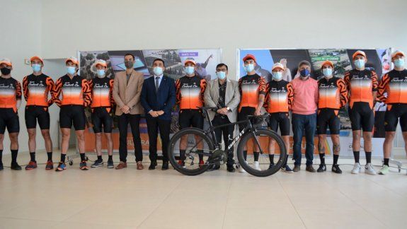 Presentaron el equipo ciclístico Team Cutral Co