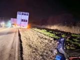 Murió una mujer en la ruta 11: se cayó de la moto y un camión la aplastó