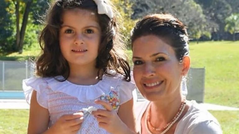 Isabel Macedo y su hija Belita