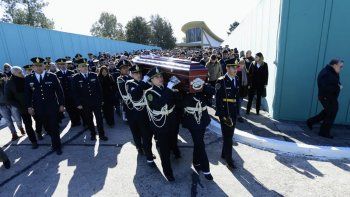 Perroni, jefe de la Bonaerense, aseguró al final del sepelio que el crimen de Lourdes no va a quedar en la nada.