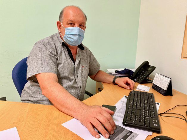 Carlos Florines, director del hospital Natalio Burd de Centenario.