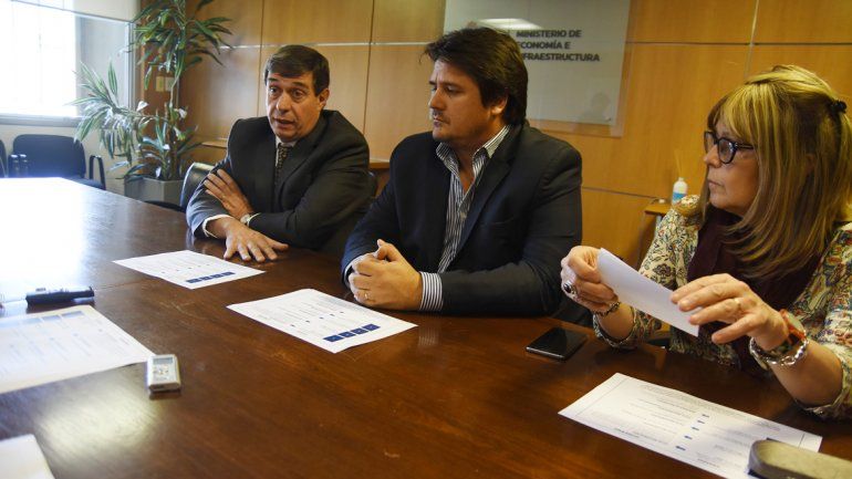 Los ministros Bruno (Economía) y Gaido (Gobierno) explicaron la propuesta.