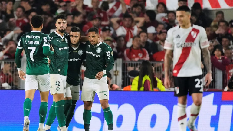 Palmeiras le ganó por 2 a 1 a River.