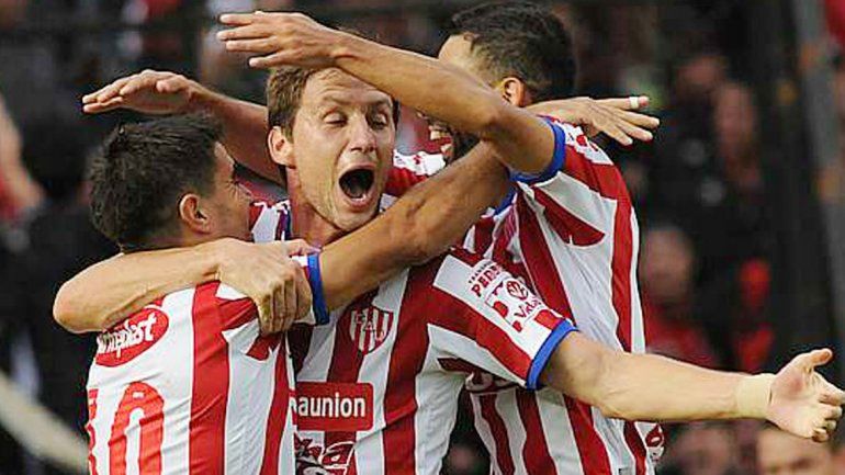 El Tatengue sorprendió y se quedó con el clásico como visitante.