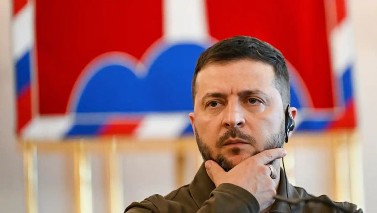 “Rusia tiene que responder", advirtió el líder ucraniano, Volodimir Zelenski, en una rueda de prensa. “Rusia tiene que responder", advirtió el líder ucraniano, Volodimir Zelenski, en una rueda de prensa.