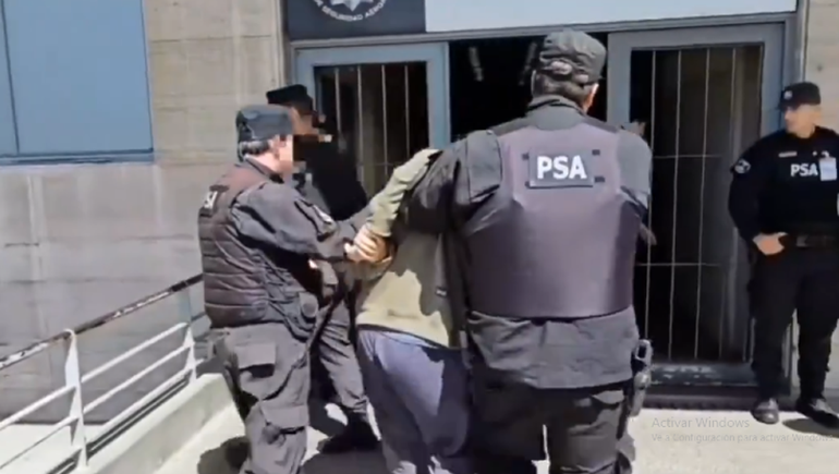 Aeropuerto de Ezeiza: desbaratan una megabanda de contrabando internacional