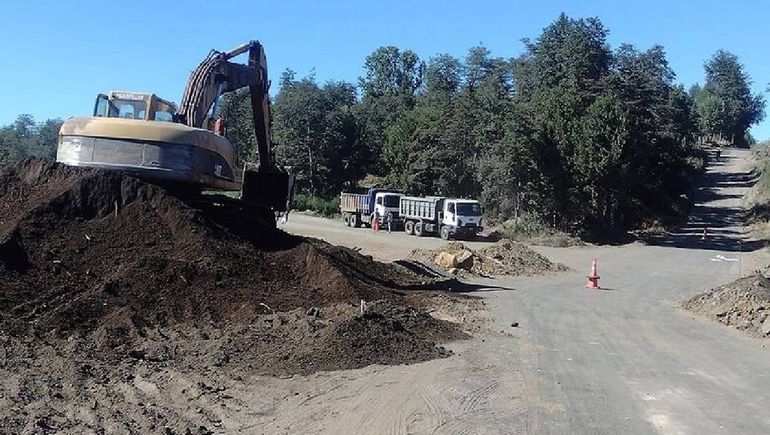 La obra de circunvalación en Villa La Angostura. La traza pasa por una zona de conflicto mapuche. La obra de circunvalación en Villa La Angostura. La traza pasa por una zona de conflicto mapuche.