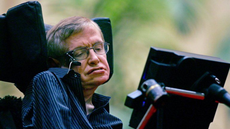 El científico no cree que los humanos puedan sobrevivir en la Tierra.