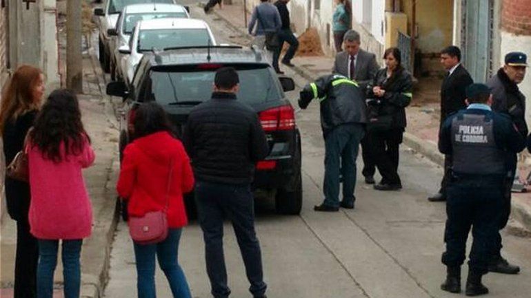 Los policías respondieron a la agresión a los balazos y lo mataron.