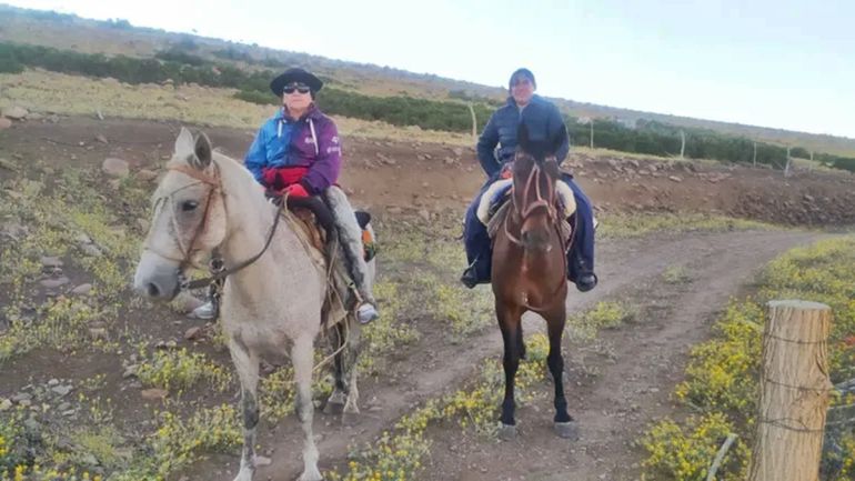 La fe en una Virgen los motivó a cabalgar 3 días por la Cordillera del Viento