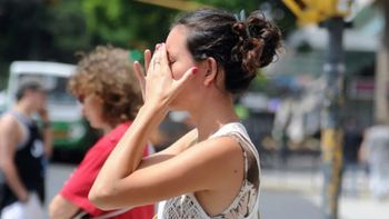 En lo que resta de la semana se prevé un ascenso sostenido de la temperatura sobre el centro y norte de la Argentina,  dándole lugar el regreso del calor. En lo que resta de la semana se prevé un ascenso sostenido de la temperatura sobre el centro y norte de la Argentina,  dándole lugar el regreso del calor.