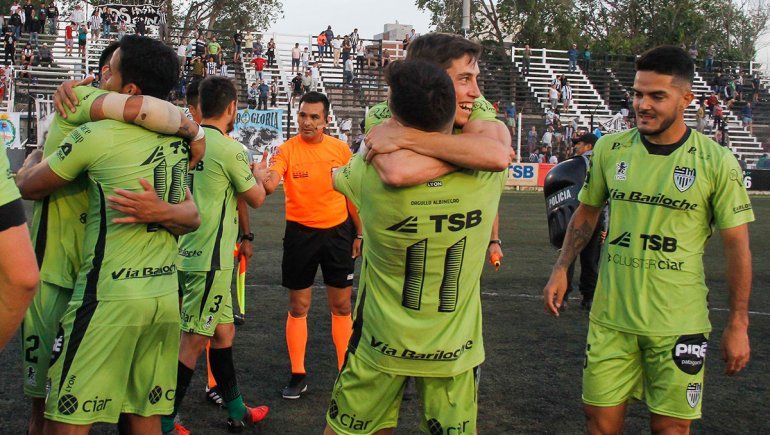 Y va el tercero... Cipo volvió al triunfo y hace podio